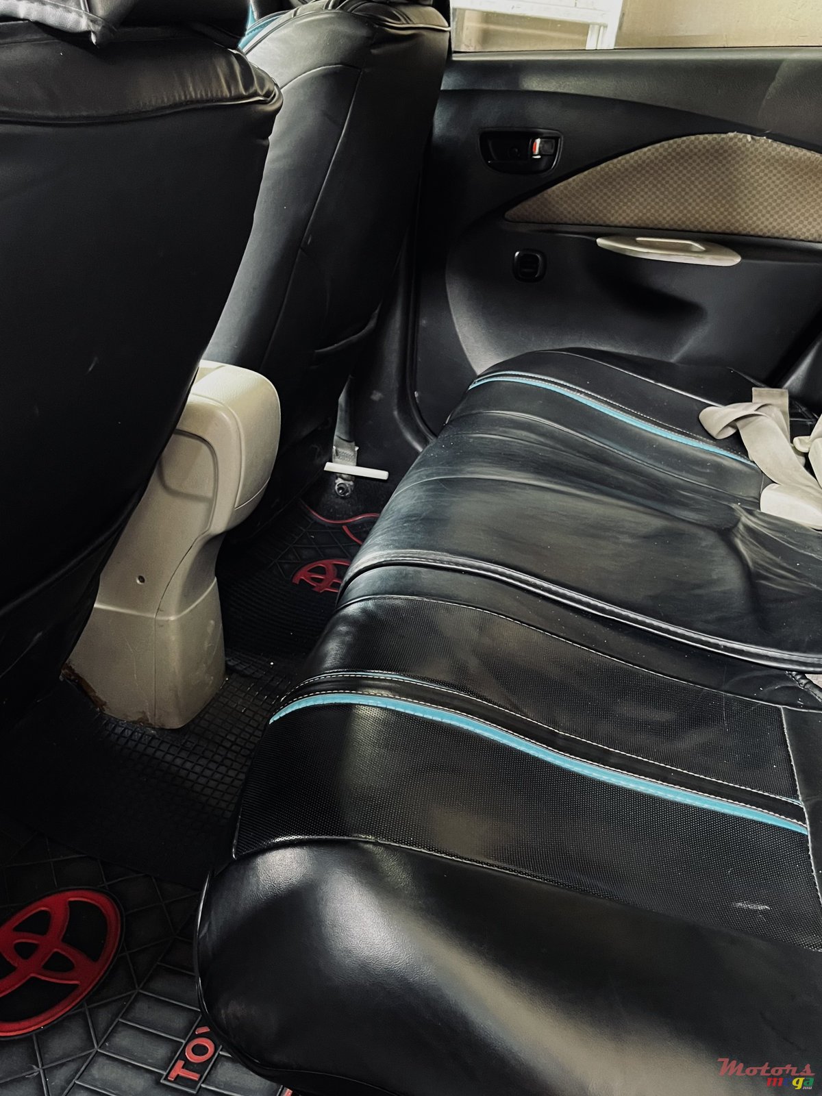 2006' Toyota Belta photo #5