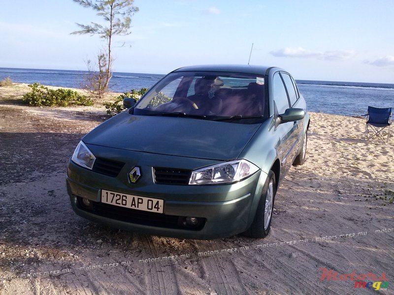 2004' Renault Megane photo #1