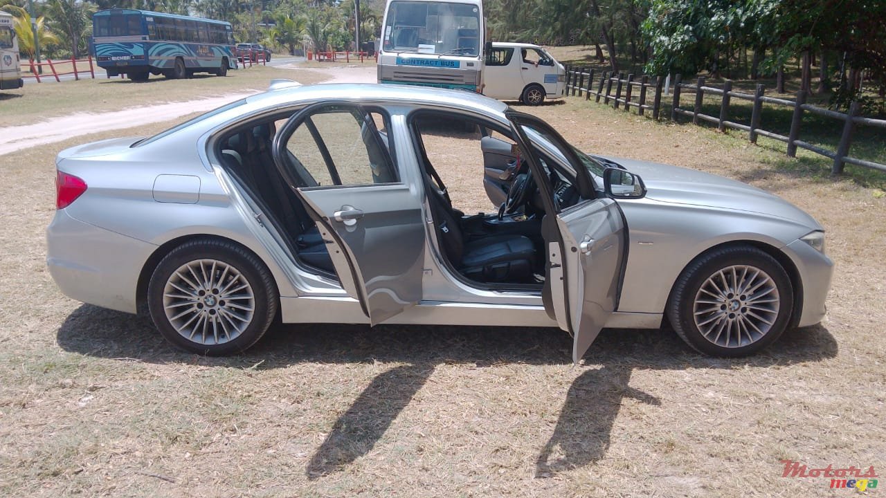 2013' BMW 3 Series F30 photo #7