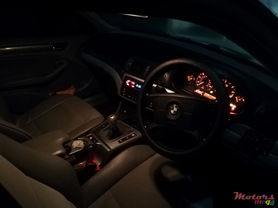 2001' BMW 3 Series E46 2000-2005 photo #7