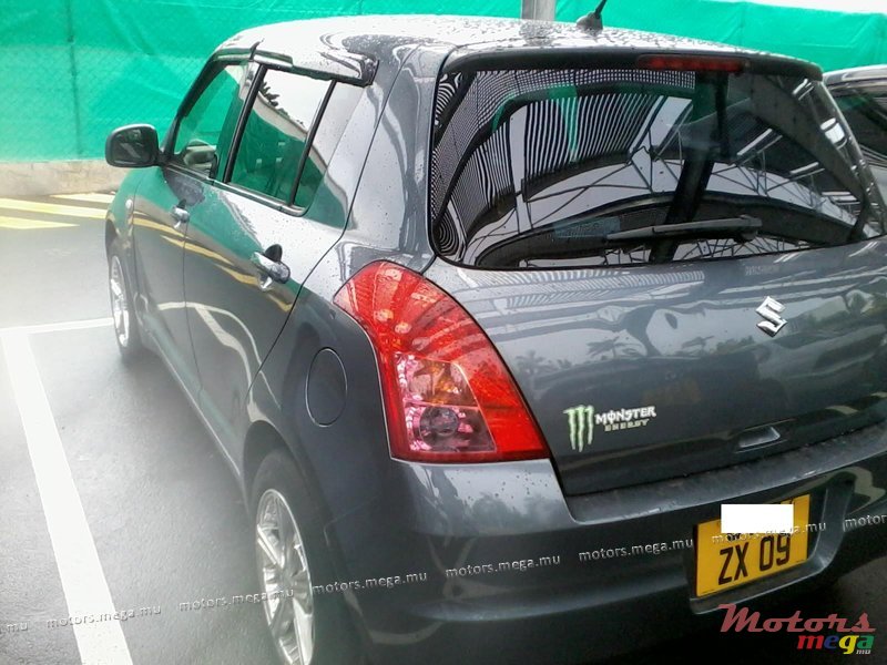 2009' Suzuki photo #5