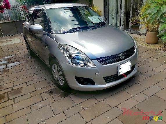 2013' Suzuki Swift photo #1