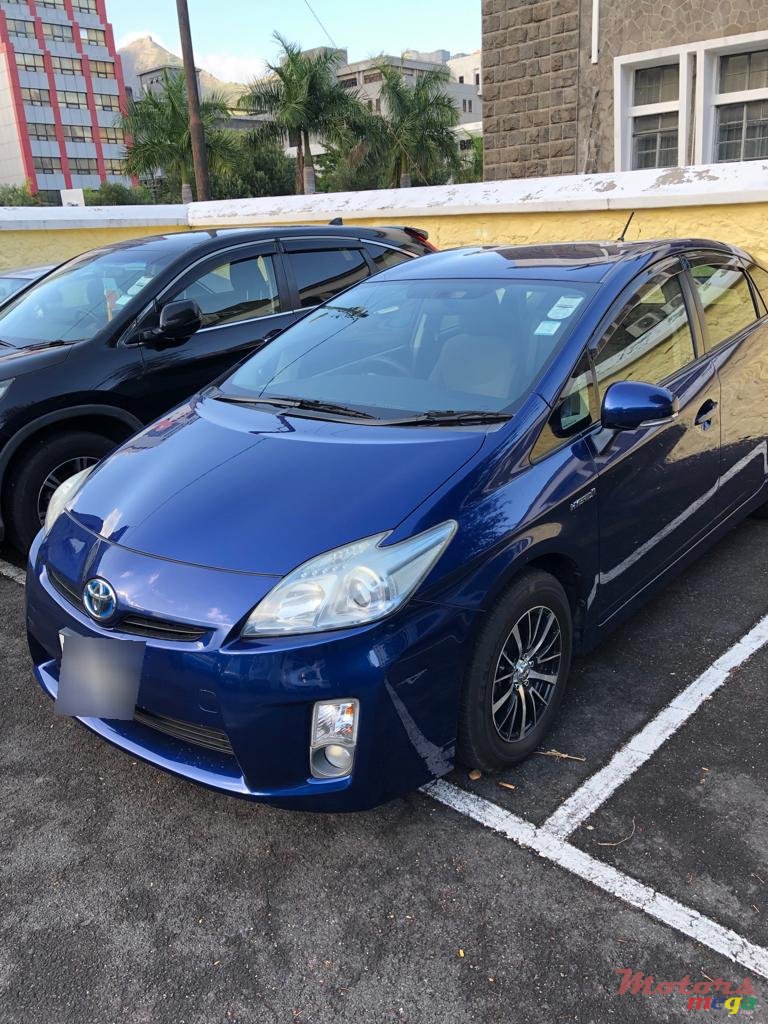 2011' Toyota Prius photo #1