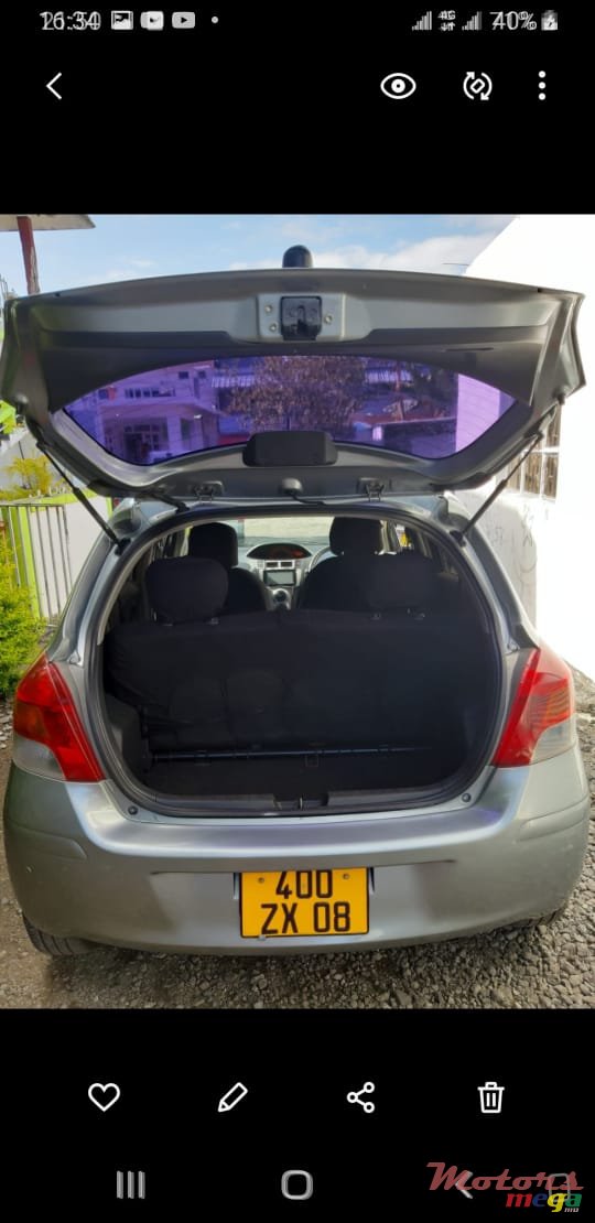 2008' Toyota Vitz photo #6