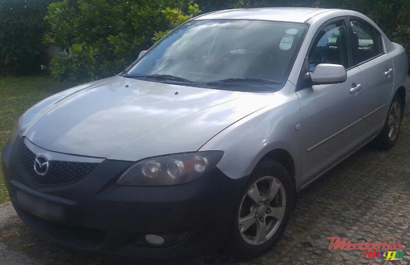 2004' Mazda 3 photo #2