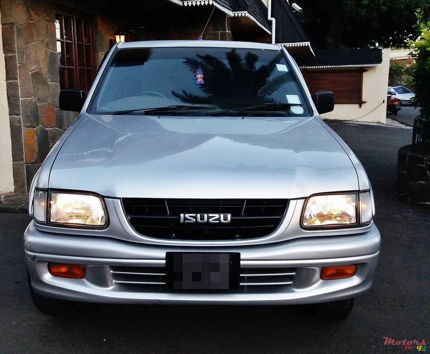 2000' Isuzu KB Series (54227164) photo #2