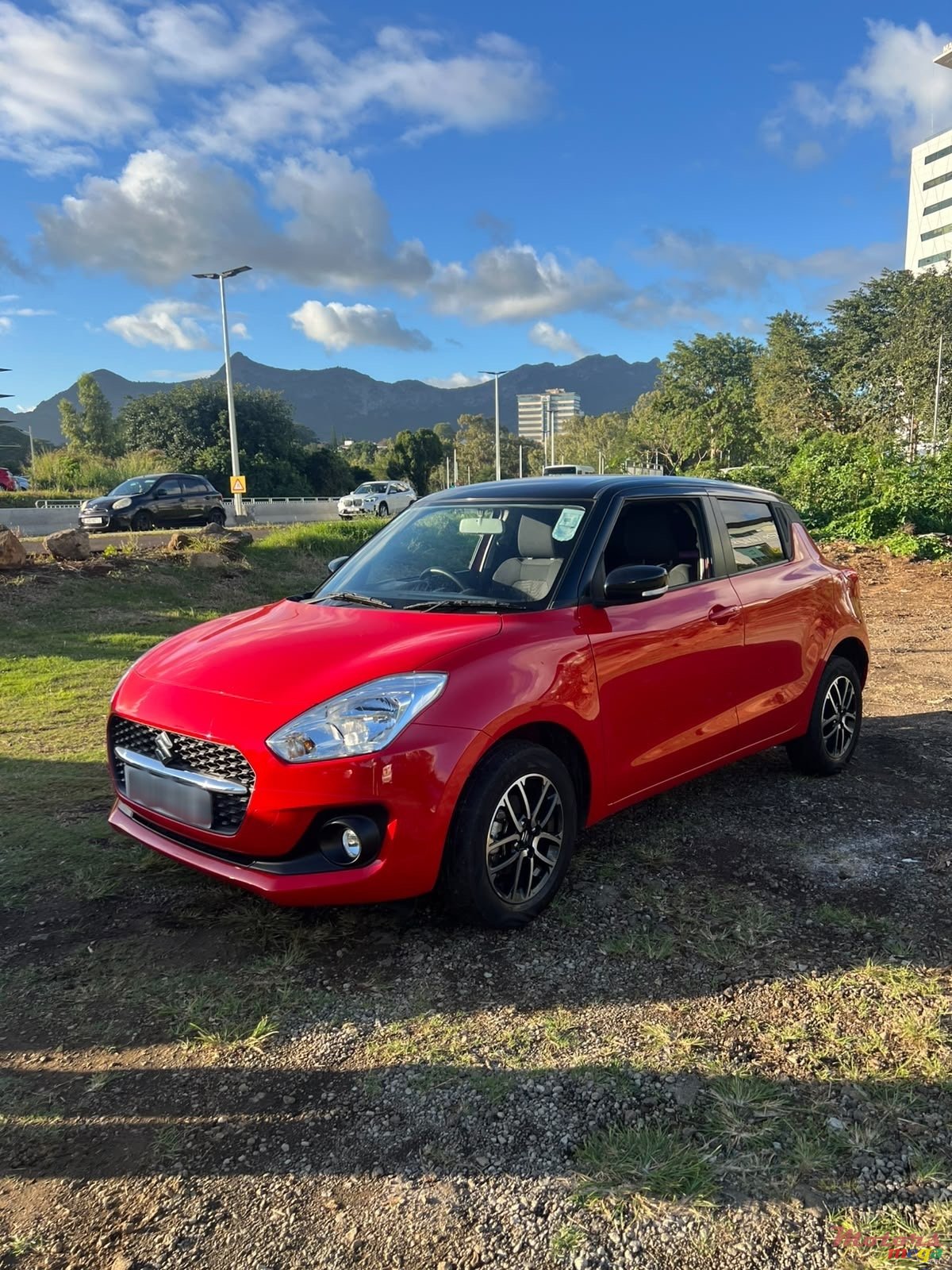 2023' Suzuki Swift photo #1