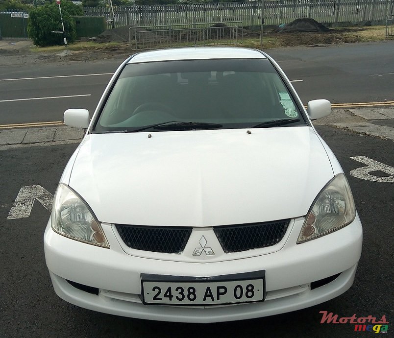 2008' Mitsubishi Lancer Wagon photo #5