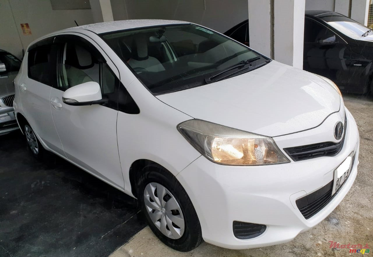 2013' Toyota Vitz photo #3