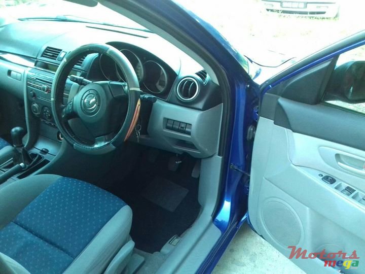 2007' Mazda 3 MANUAL photo #3