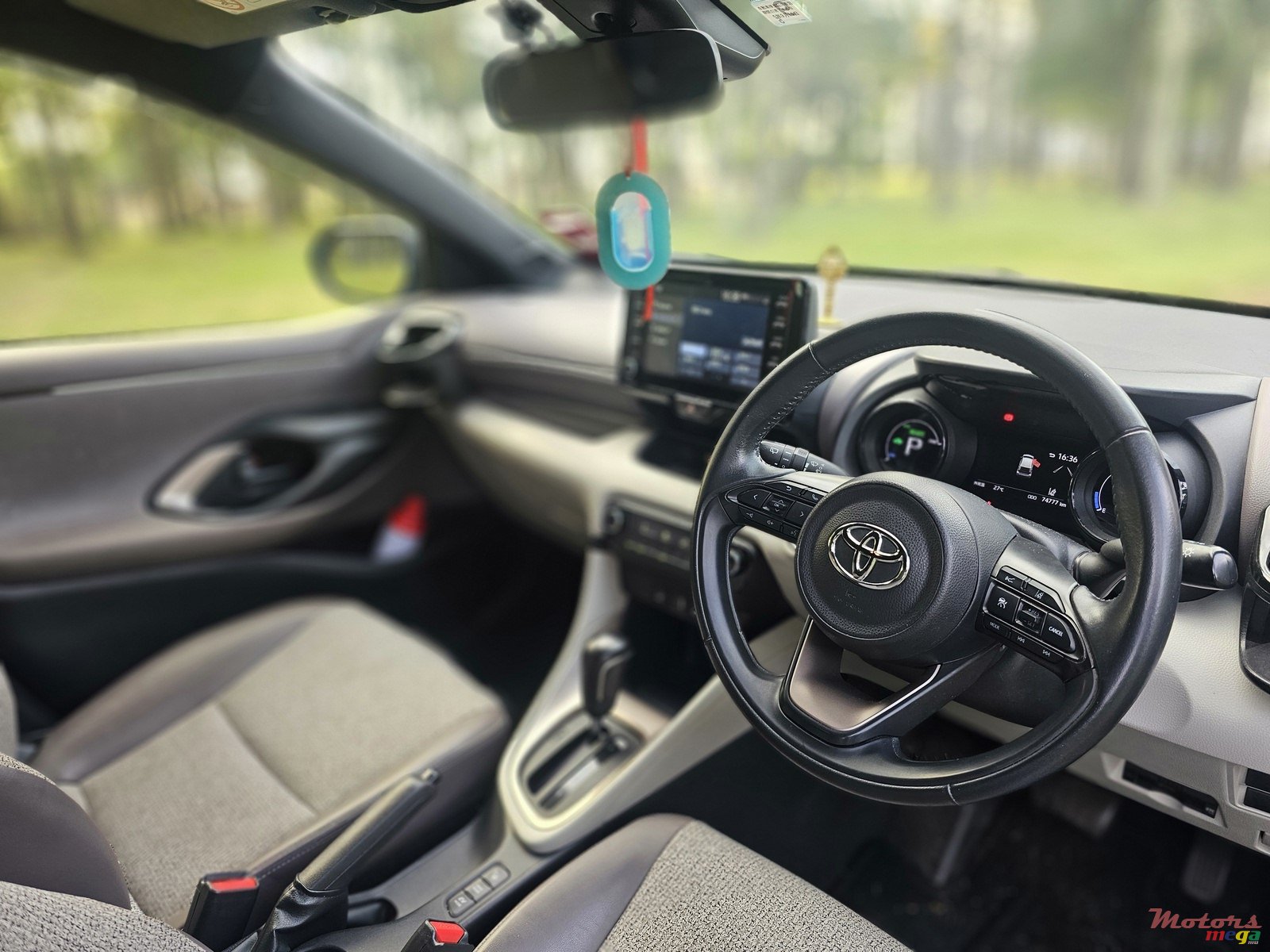 2020' Toyota Yaris photo #6