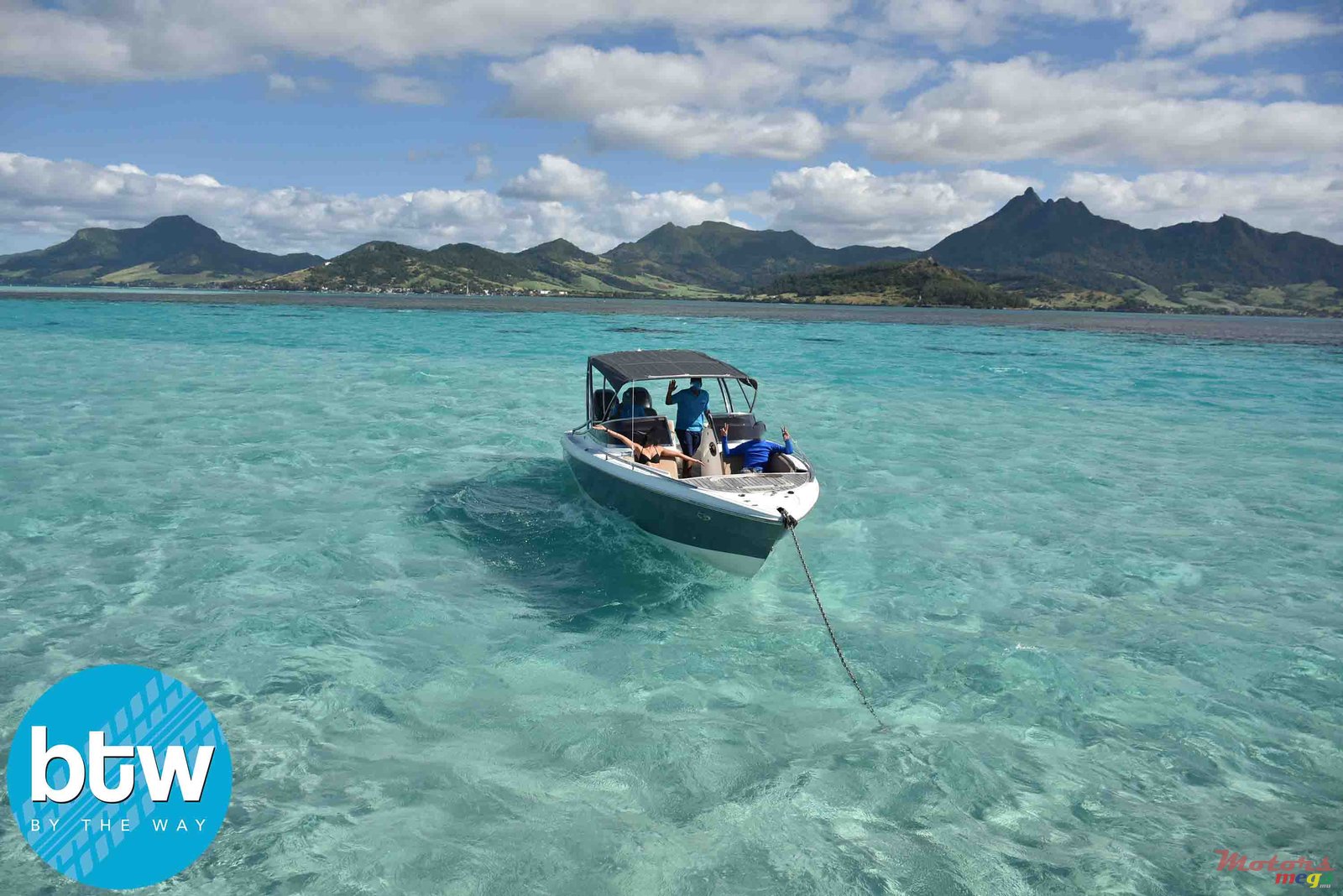 2012' Legend 33 photo #3