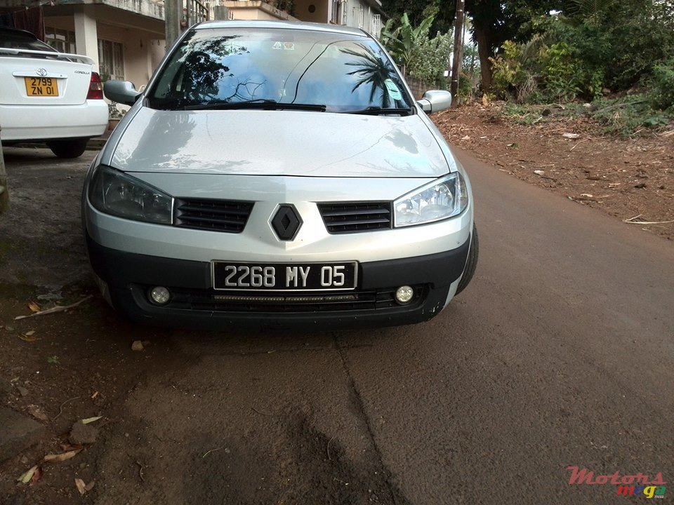 2005' Renault Megane photo #1