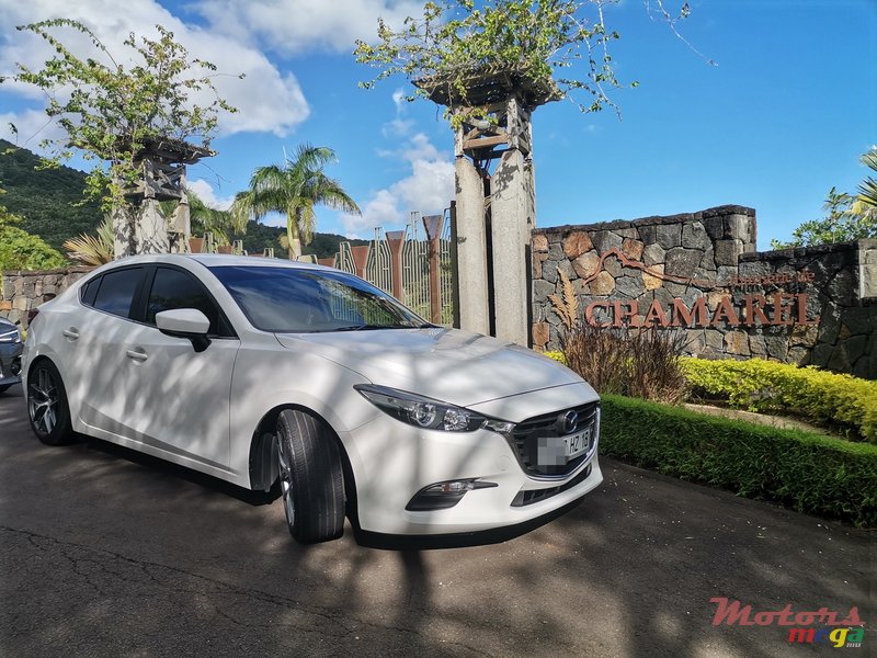 2018' Mazda 3 photo #4