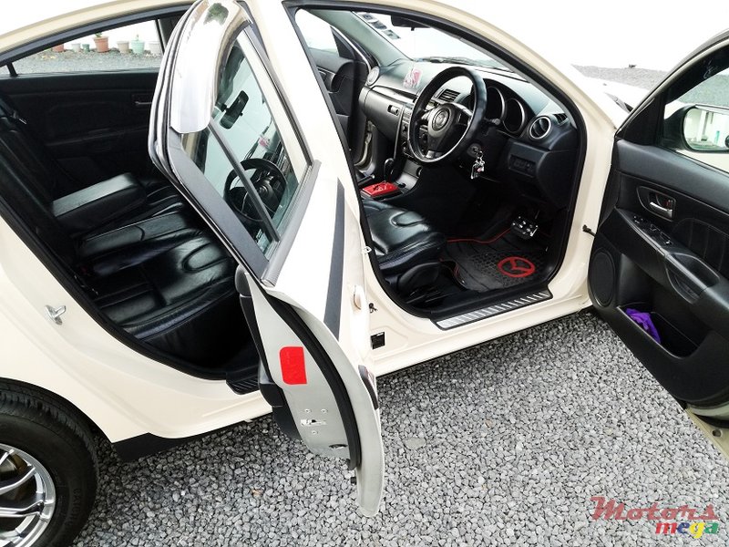2005' Mazda 3 Auto 1.6L JAPAN photo #4