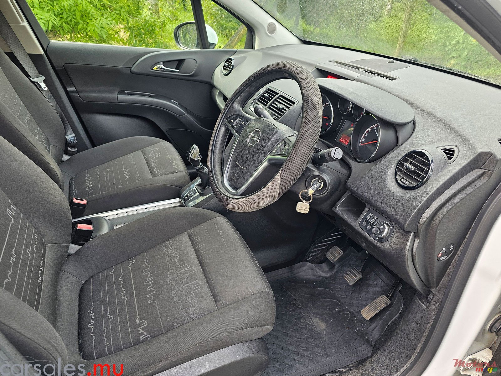 2012' Opel Meriva 1.4 Turbo photo #6