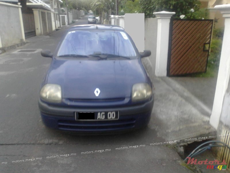 2000' Renault Clio photo #1