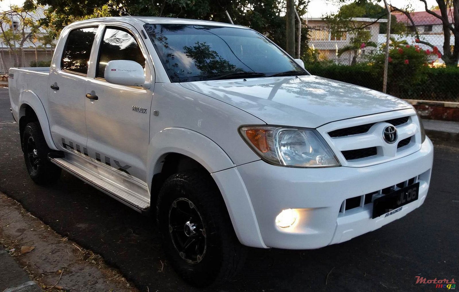 2006' Toyota Hilux photo #4