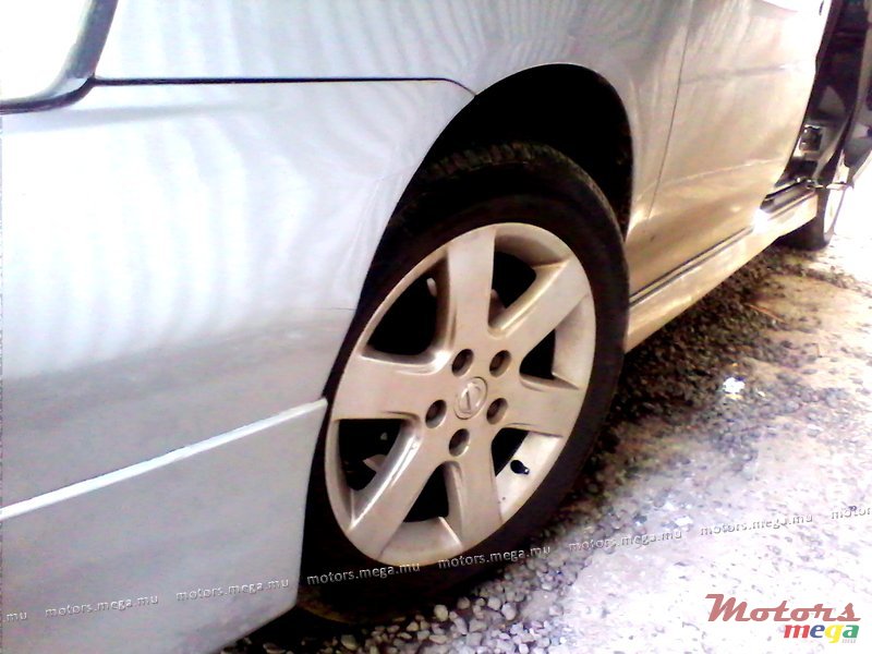 2001' Nissan Prairie Nissan Liberty Prairie photo #3