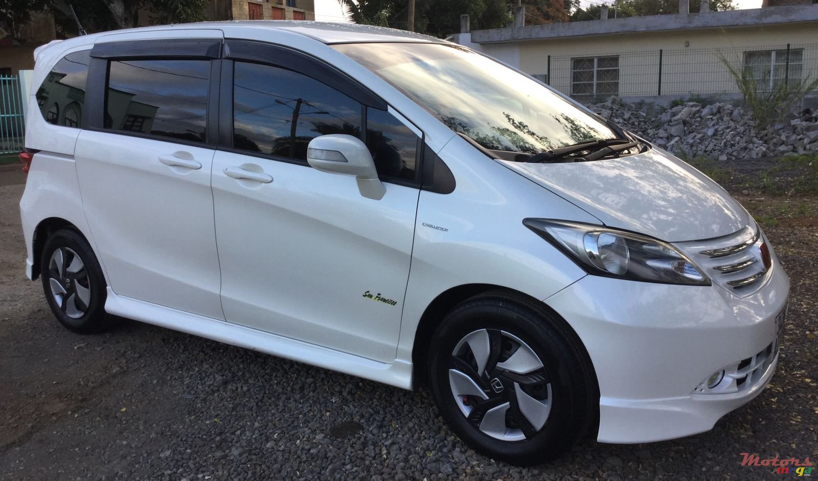 2011' Honda Freed photo #3