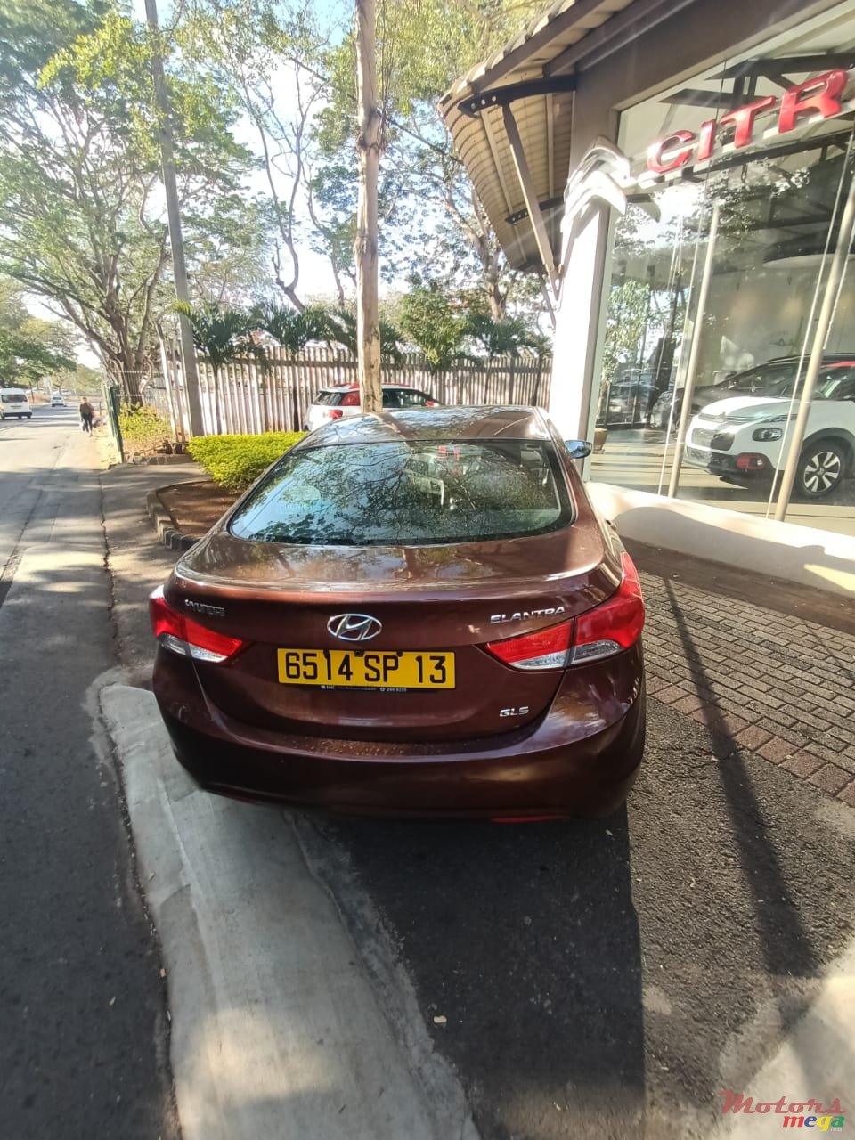 2013' Hyundai Elantra photo #3