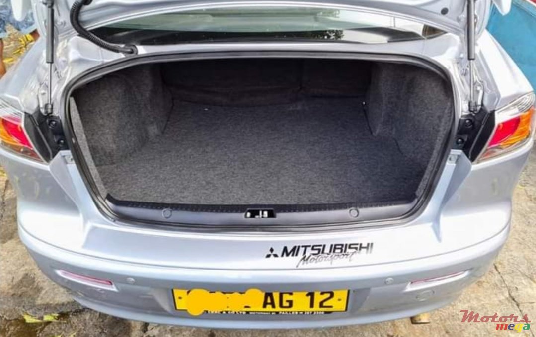 2012' Mitsubishi Lancer X photo #5