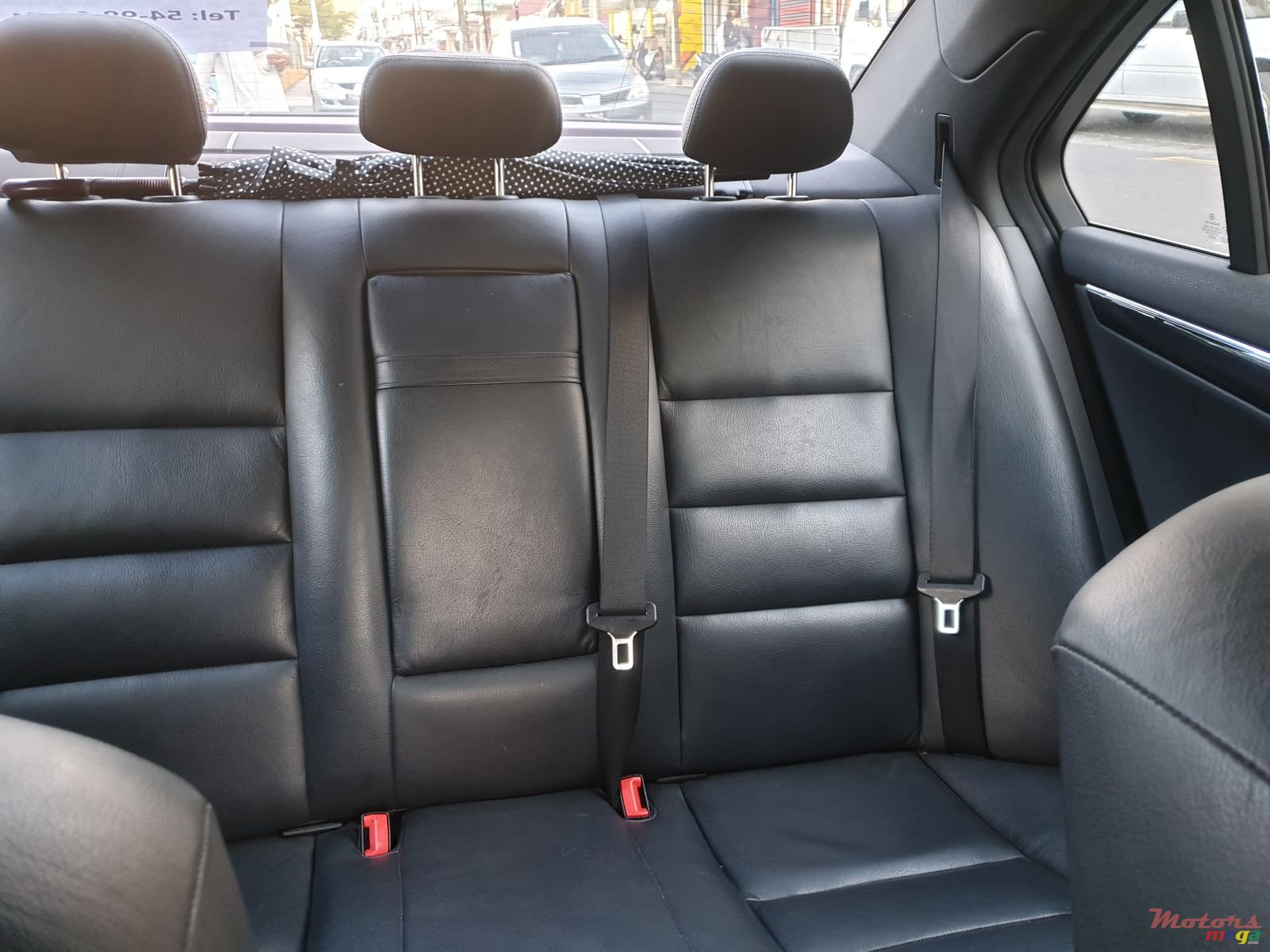 2010' Mercedes-Benz C-Class photo #1