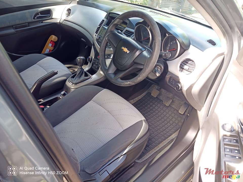 2012' Chevrolet Cruze MANUAL photo #5