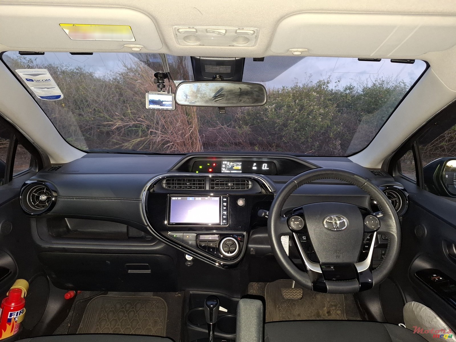 2019' Toyota Aqua photo #3