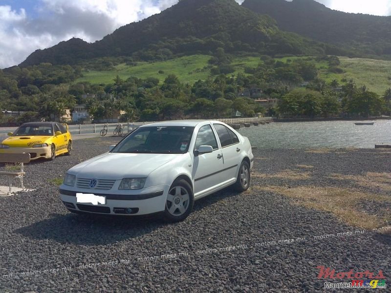 2001' Volkswagen Jetta photo #3