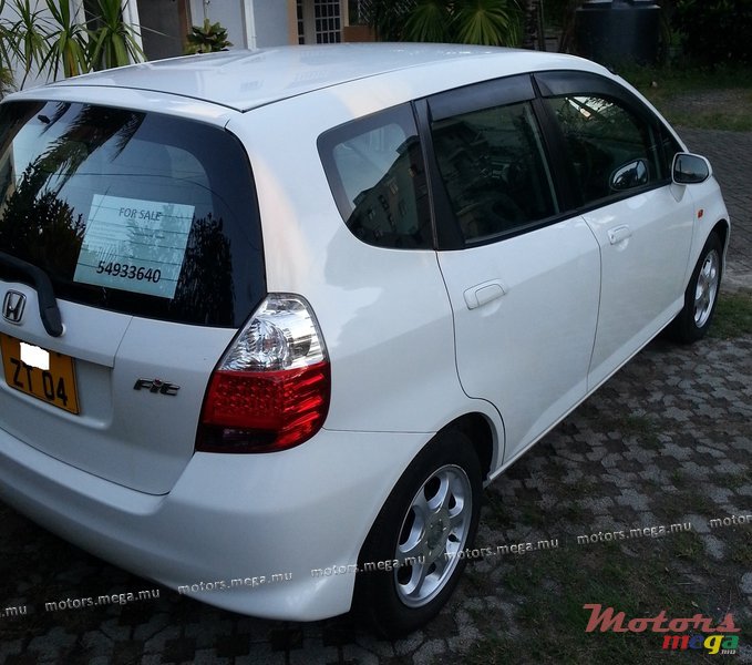 2004' Honda FIT photo #5