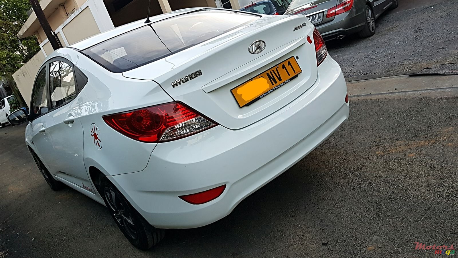 2011' Hyundai Accent photo #4