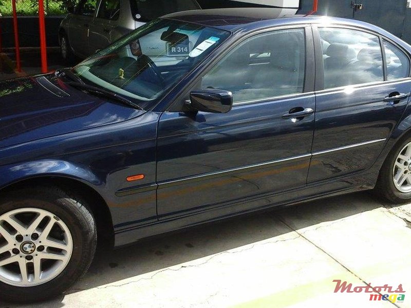 2001' BMW 318 photo #5