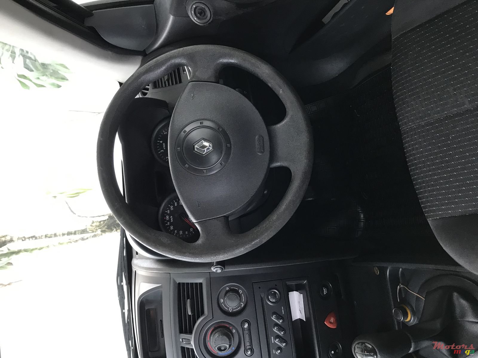 2006' Renault Megane photo #7