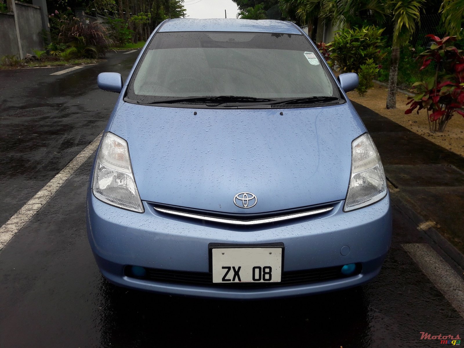 2008' Toyota Prius photo #5