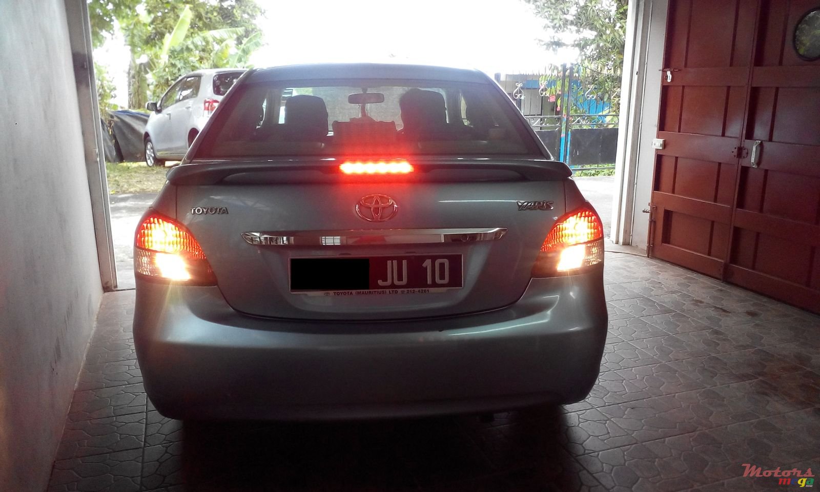 2010' Toyota Yaris photo #5