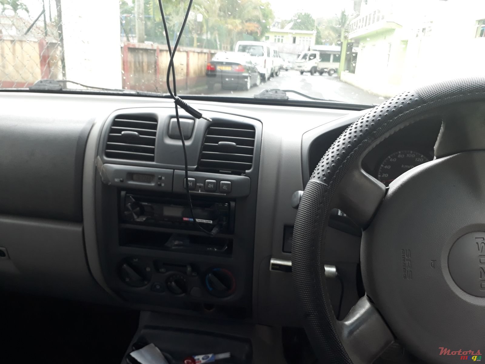 2004' Isuzu D-Max Kb300 photo #1