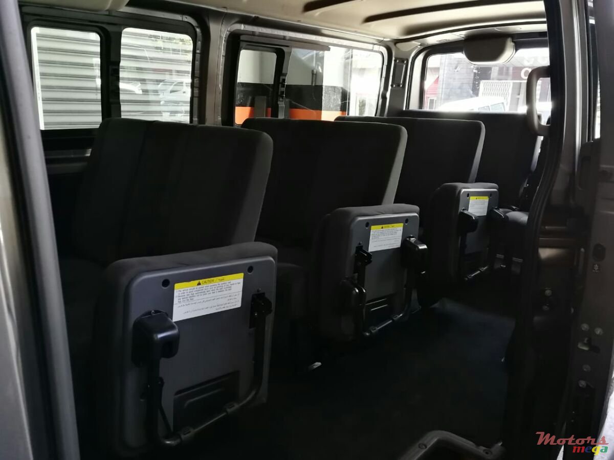 2016' Nissan photo #4