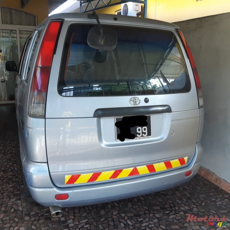 1999' Toyota photo #3