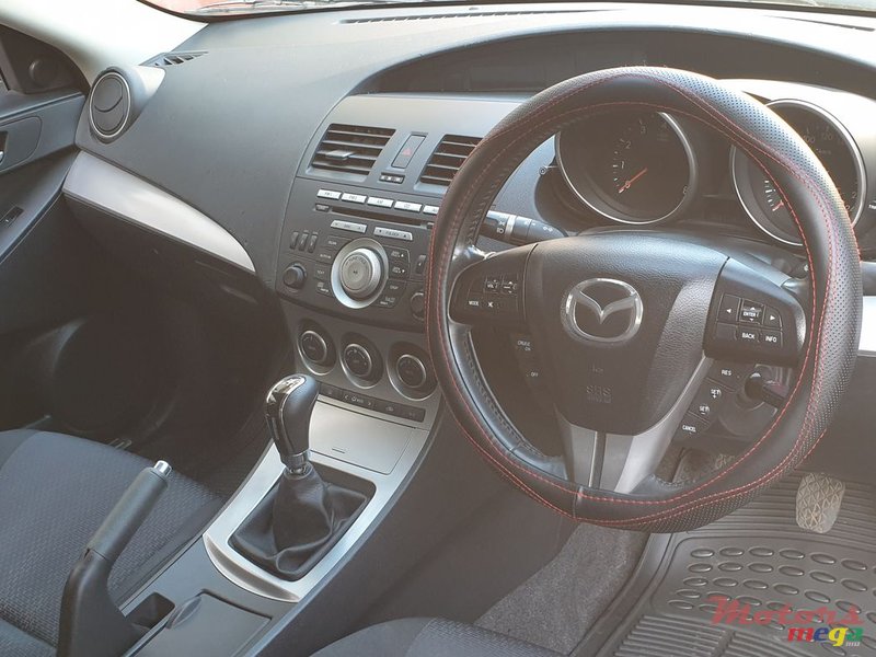 2009' Mazda 3 photo #3