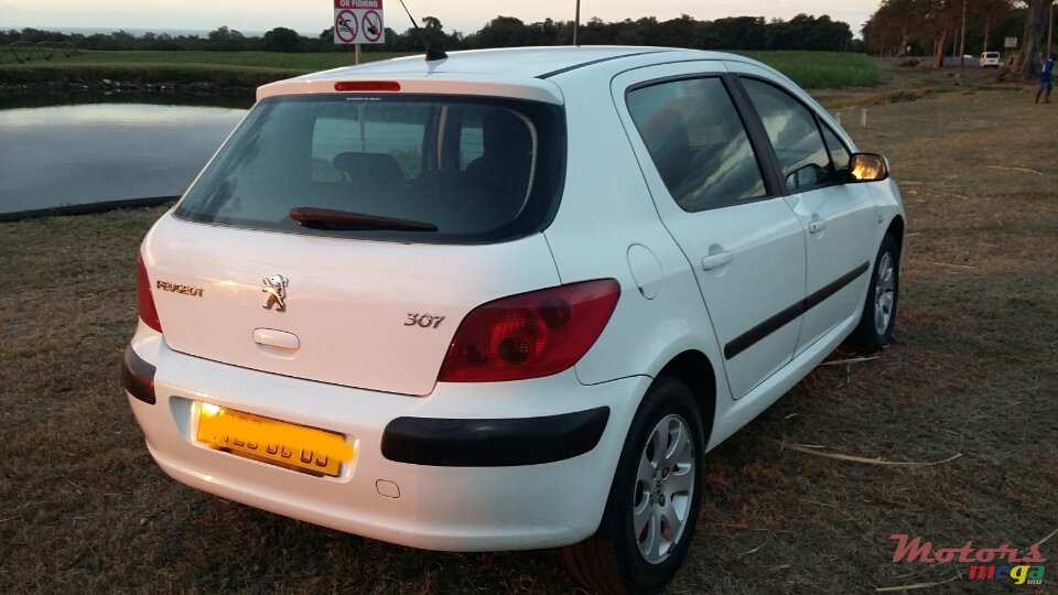 2005' Peugeot photo #2