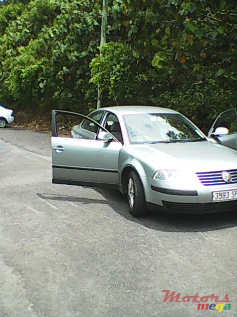 2006' Volkswagen Passat photo #1