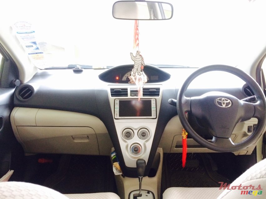 2006' Toyota Brevis toyota belta photo #3