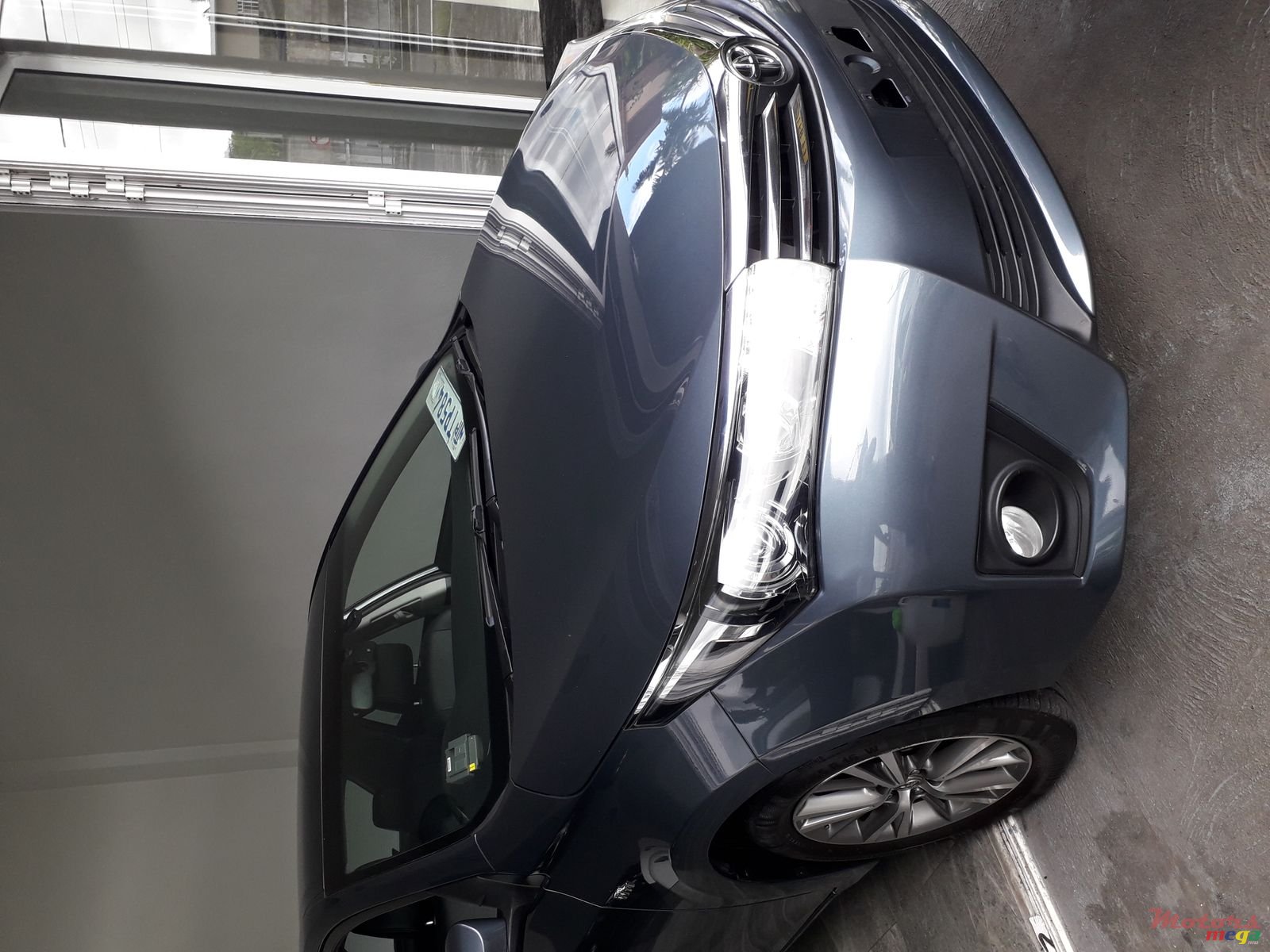 2015' Toyota Corolla Altis photo #5