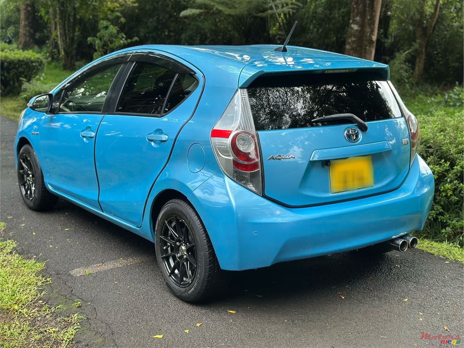 2014' Toyota Aqua photo #3