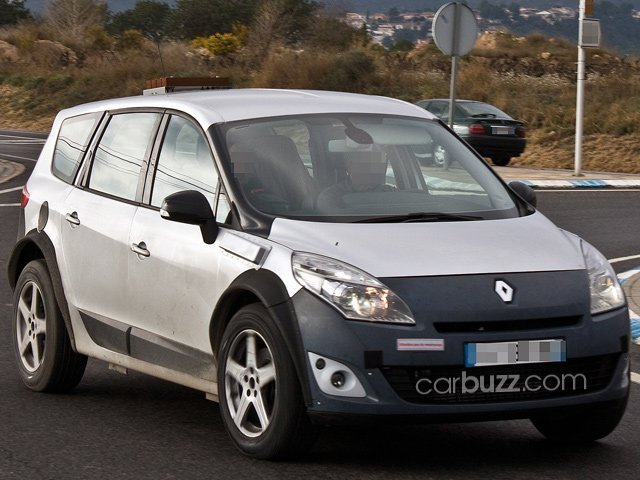 Spied: New Renault SUV