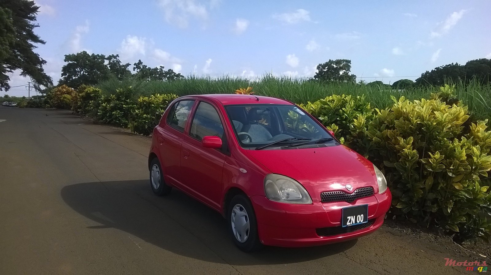 2000' Toyota Vitz photo #2