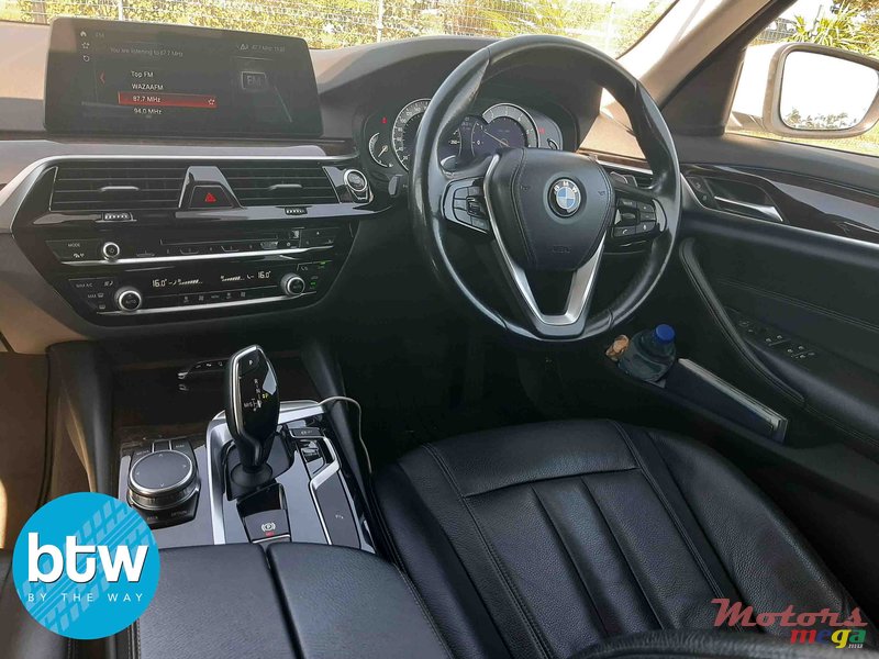 2017' BMW 520 photo #6