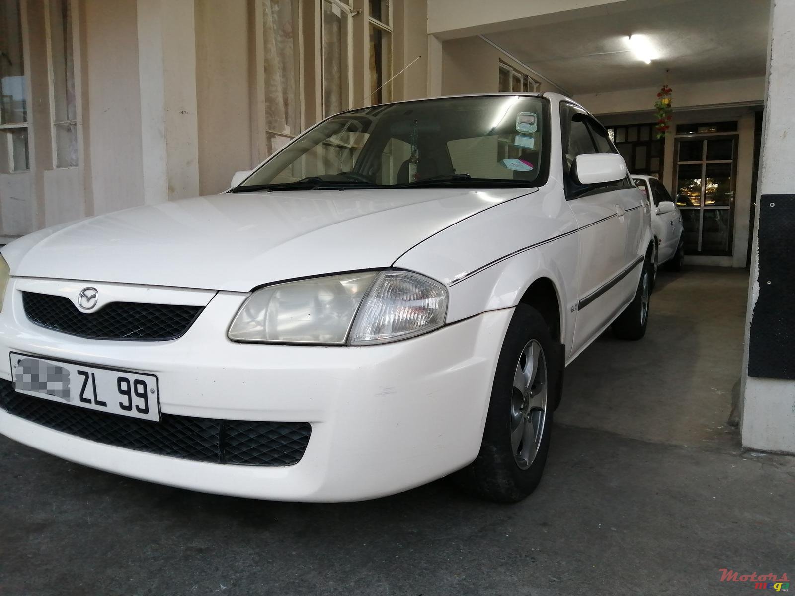 1999' Mazda 323 Famillia photo #2