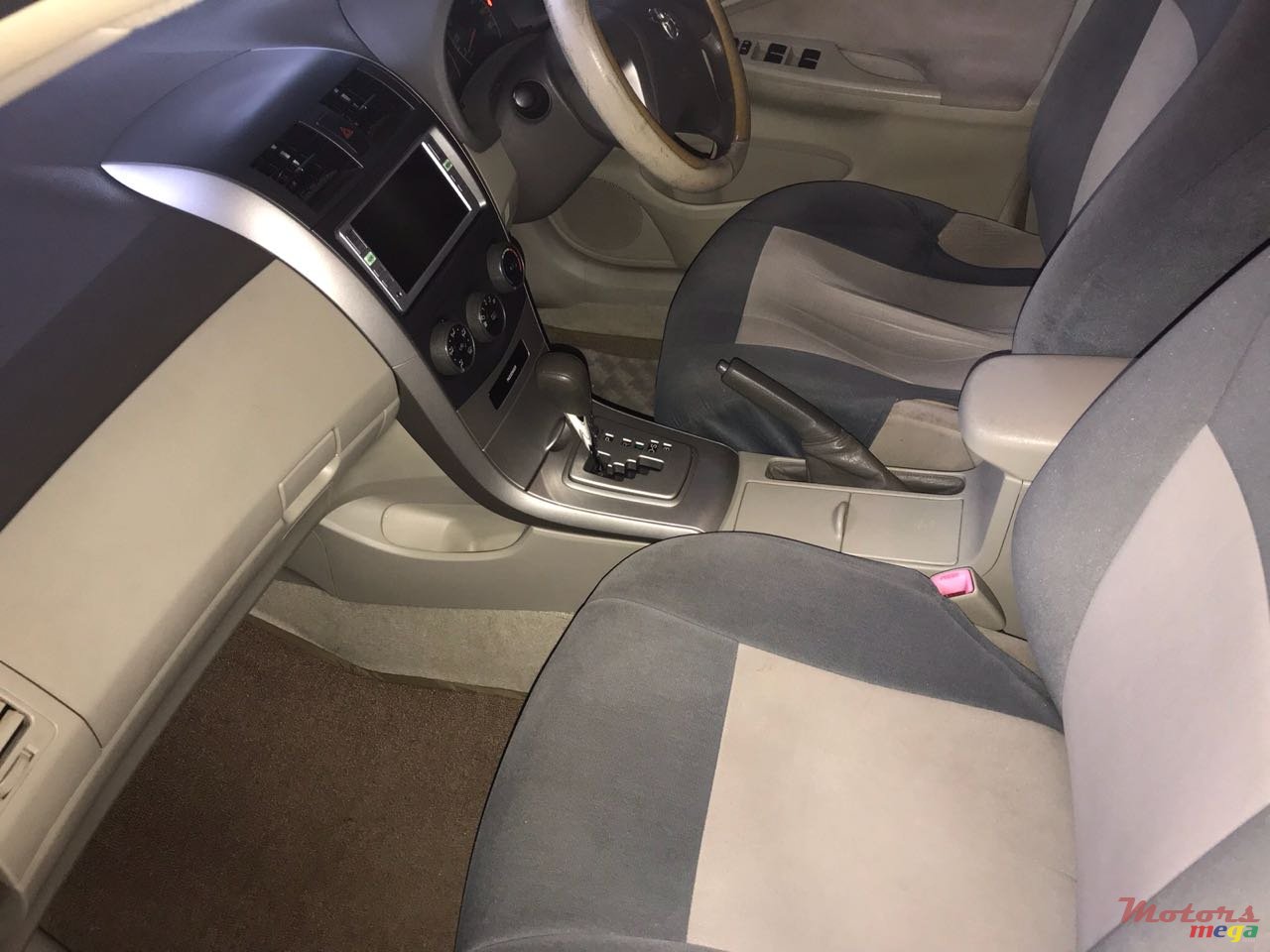 2009' Toyota Axio photo #4